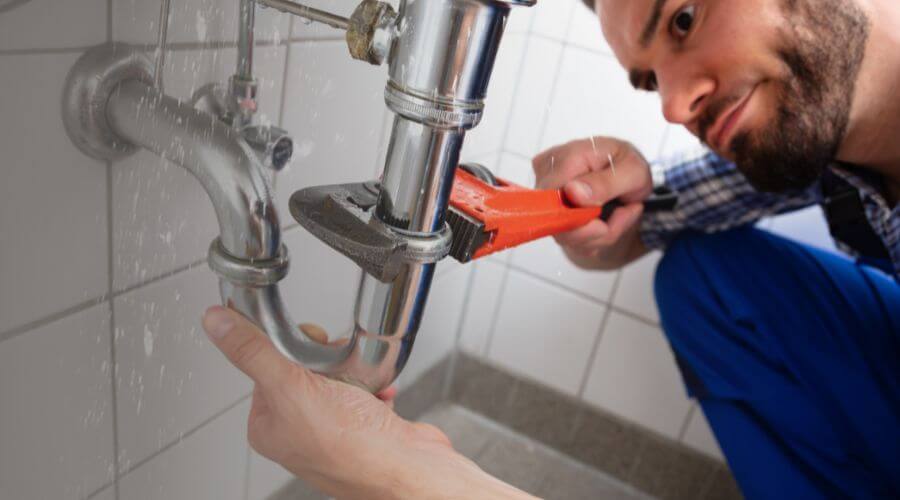 Expert burst pipe repair services in Lucasville, OH
